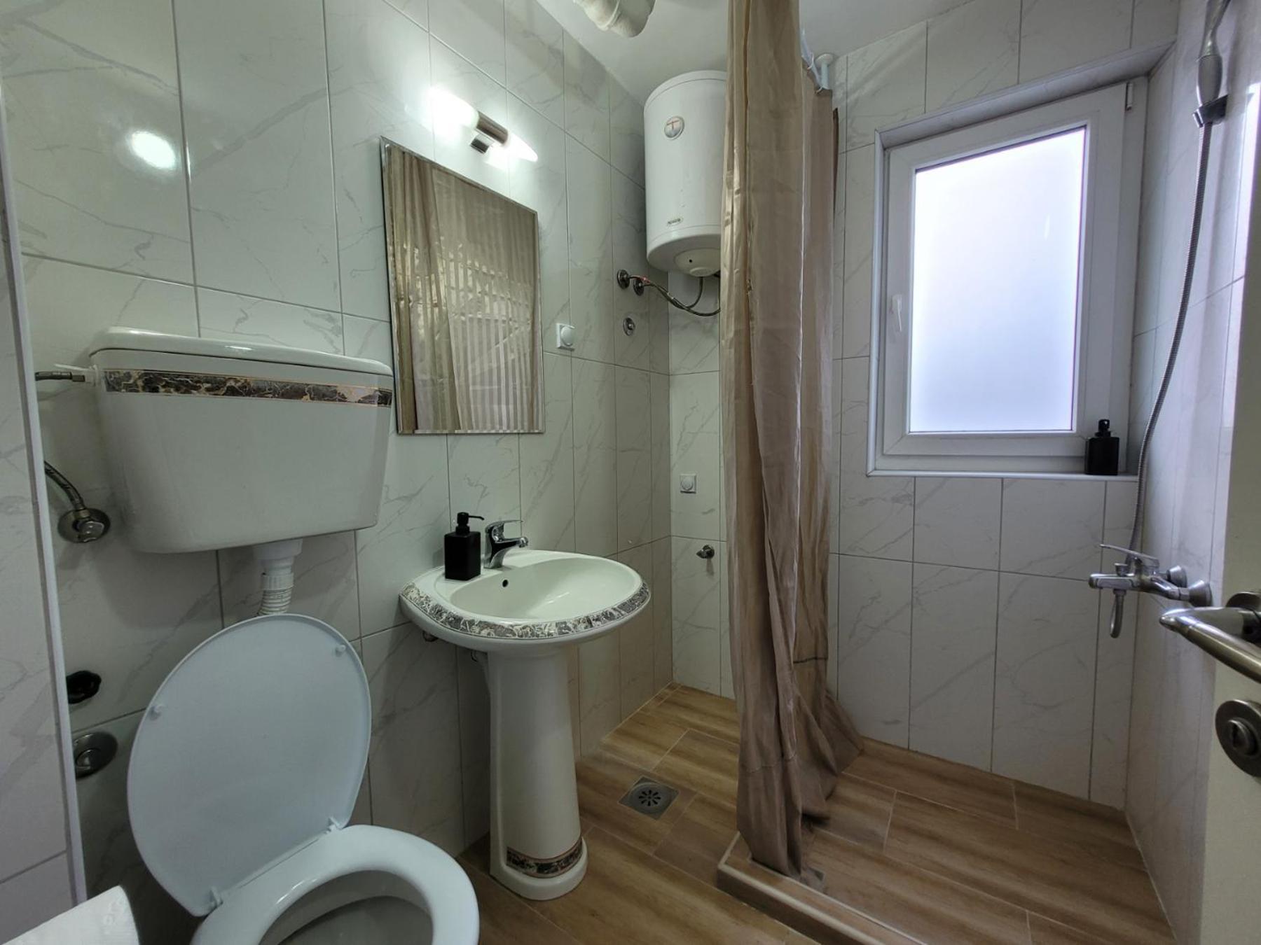 Community Park Apartment Nisz Zewnętrze zdjęcie